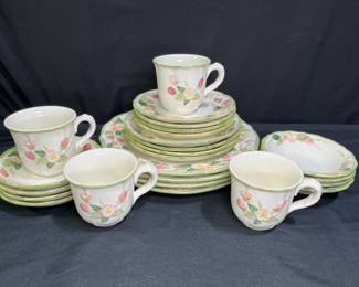 Poppy Trail by Metlox Sculptured Berry 4 Place Set