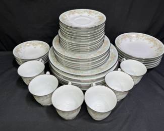 Noritake Spring Field 6 Place Setting