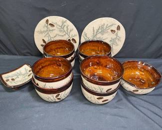 HartWorks Stoneware Handmade Bowls, Gravy, Trivet