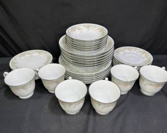 36 Pieces Noritake Spring Field