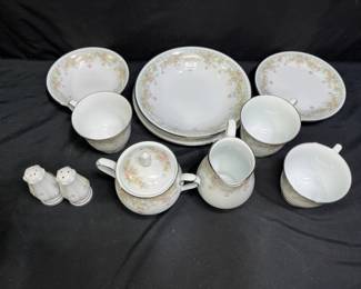 12 Pieces Noritake Spring Field
