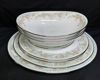 8 Piece Noritake Spring Field Serving Set