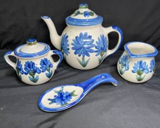 Louisville Stoneware Bachelor Button Tea Set