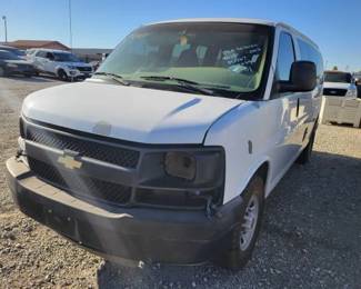 #940 • 2003 Chevrolet Express Van
