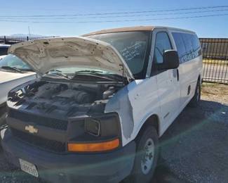 #965 • 2003 Chevrolet Express Van

