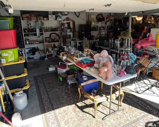 FULL Garage
Lots of tools, some vintage