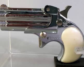 Davis Industries D-22 .22 LR Over/Under Derringer Pistol SN# 502668
