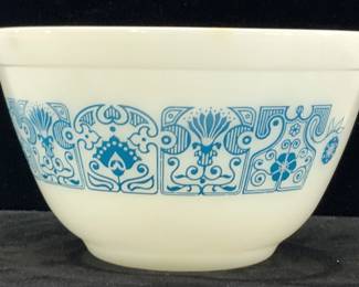 Pyrex 1 1/2 PT Mixing Bowl, New USA
