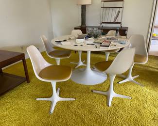 Mid-C Burke Dining set w/ 6 chairs, all original, table is 53 1/2” Diameter 