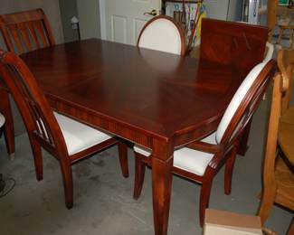 Dinning Table 4 Chairs 1 Leaf