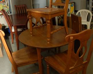 Dinning Table 4 Chairs