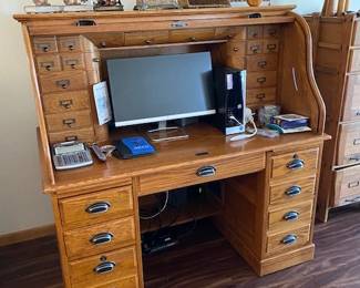 desk, computer, monitor, keyboard, mouse