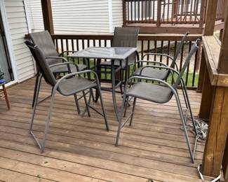 outdoor bar table and 5 chairs