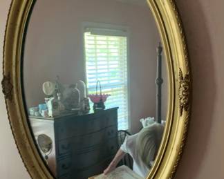 oval mirror