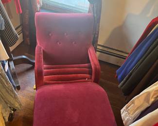 Reclining Vibrating Chase Lounge 