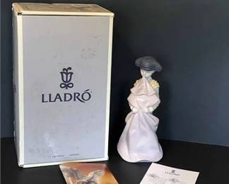 Retired Lladro Timid Torero Figurine WBox 