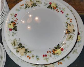 Royal Kent porcelain dinnerware