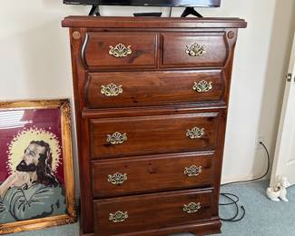 Matching  Drawer Chest of Drawers