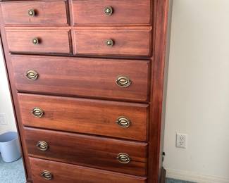 "Broyhill"5 Drawer Chest