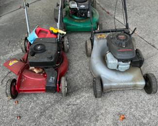 Assorted push mowers 
