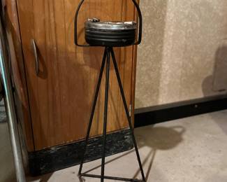 Vintage cigarette ash tray 