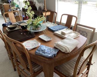 Dining table/6 chairs