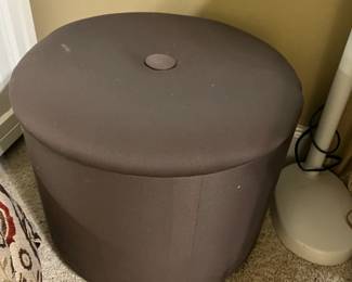 #126	Round Stool - 19x15 	 $20.00 			
