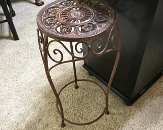 #132	Metal Round Fern Stand - 10x24	 $30.00 			
