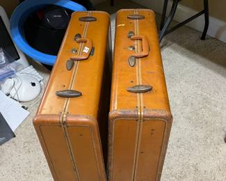 #97	misc.	Set of 2 Vintage Suitcases by Samsonite - Brown	 $50.00 			
