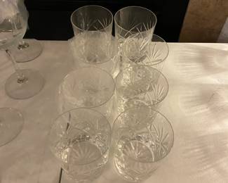 #171	et	Crystal low ball set of 8 glasses 	 $80.00 			
