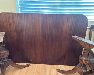 dining double pedestal table solid 5 chairs  Great condition   Louisville Chair & Furniture company 