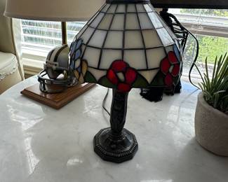 Tiffany style table lamp 