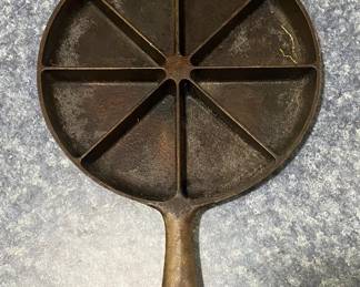 Cast Iron Cornbread Skillet