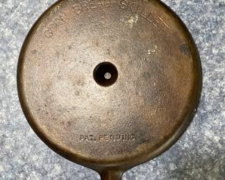 Cast Iron Cornbread Skillet