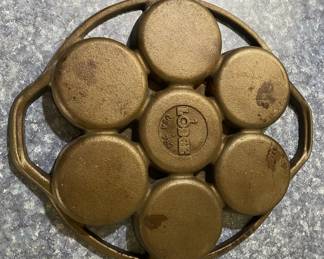 Cast Iron Lodge Biscuit Pan