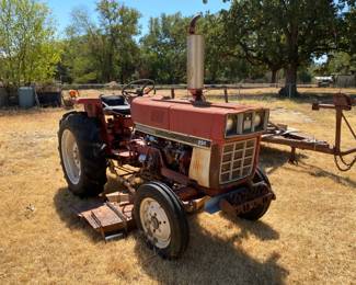 International 284 Tractor