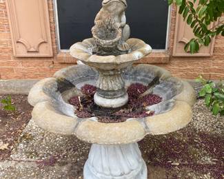 Bird Bath with Frog Topper