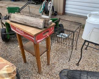 Coca-Cola Table