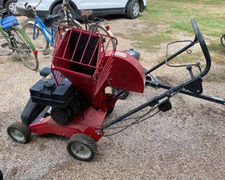 Troy-Bilt Vacuum/Shredder/Chipper
