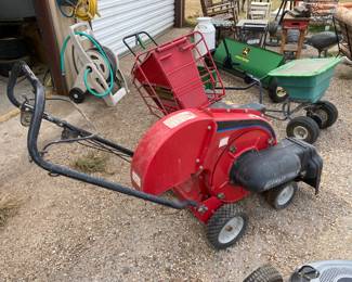 Troy-Bilt Vacuum/Shredder/Chipper