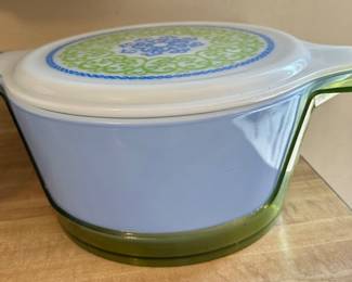 2 1/2 Qt Vtg Pyrex Ocean Filigree Casserole Dish