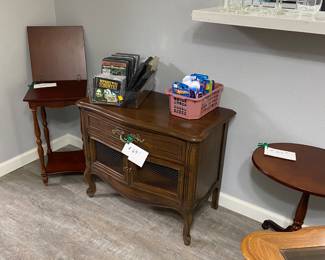 Nice end tables. Cds videos
