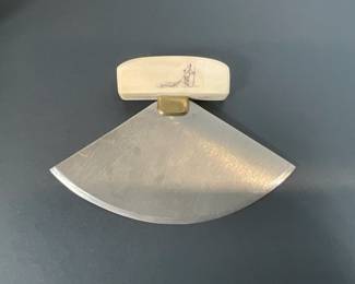 Inuit Carved ULU Knife - Scrimshaw Signed Alfred Olanna