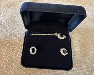 Pin and earrings set