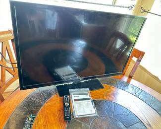 RCA flat screen tv with remote