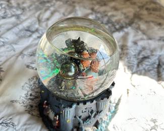 Wizard of Oz snow globe 