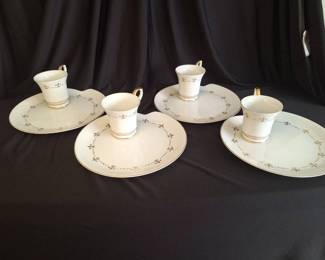 Coffee And Dessert with Jonas Roberts