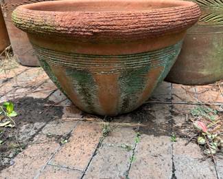 RP82 - $35 Round Terra Cotta Planter Vintage