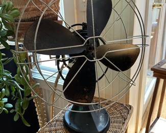 RD30 - Hunter Fan Model CG-16. 18" wide. 