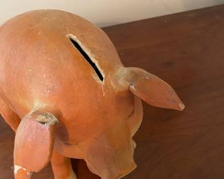 RD39 - $10 Ceramic Pig - as is. 